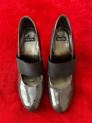 BERTIE shoes size uk7