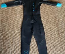 Zone3 wetsuit open water swimming