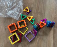 Magnetic tiles blocks