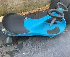 Didicar ride on car x 2