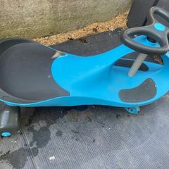 Didicar ride on car x 2