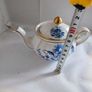 Lovely Vintage Small Tea Pot / Hot Milk Pot. Image 2