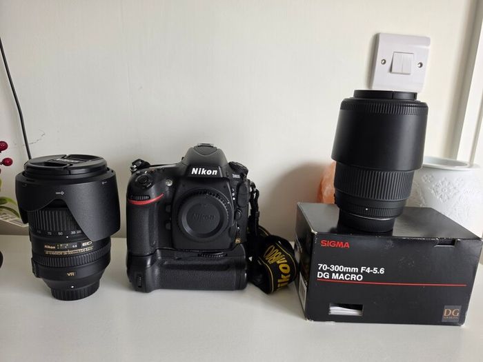 Nikon D800 fx bundle 2 lense, 1 flash, sd&cf memory cards, 2 camera bag BUNDLE