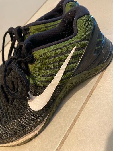 Nike trainers size UK 5