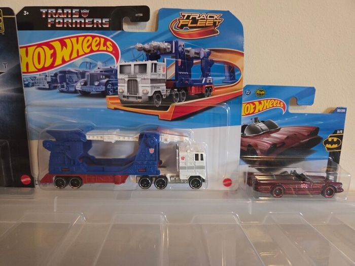 hot wheels batman transformers ultra magnus