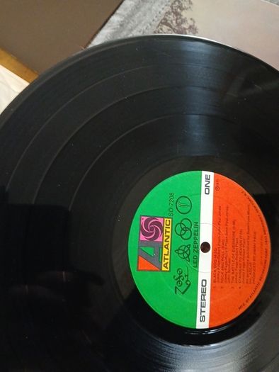 Led zeppelin albums II and IV(US)