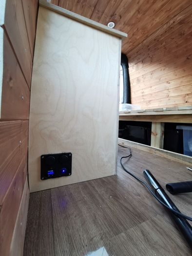 Cosy Volkswagen Caddy Maxi Camper