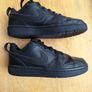 Black Nike shoes Image 3
