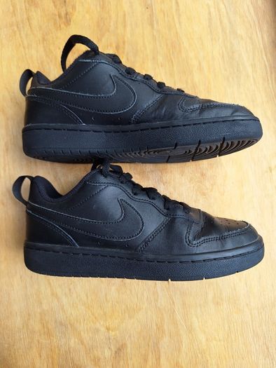 Black Nike shoes