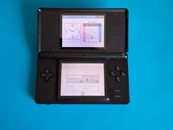 DS Lite w/ Pokemon Shell