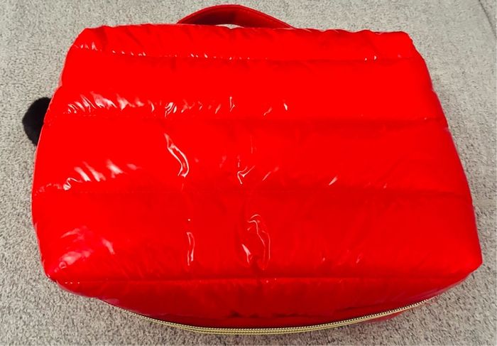 Travel cosmetic bag