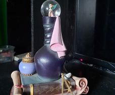 Tinkerbell Disney snow globe