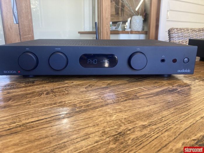 Audiophile Quality Audiolab 6000A integrated amplifier ESS Sabre ES9018K2M chipset 24-bit / 192kHz pristine Boxed