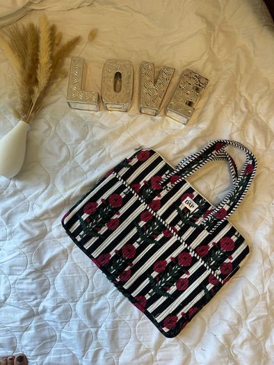 Brand New Handmade Quilted Cotton Laptop Sleeve : Zip closure, Padded protection