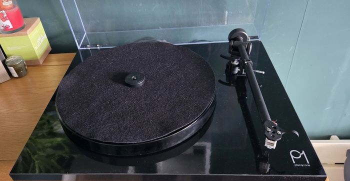 Rega Planar 1 Turntable