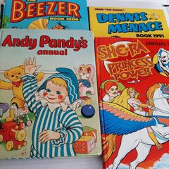 4 vintage annuals bundle