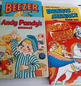 4 vintage annuals bundle