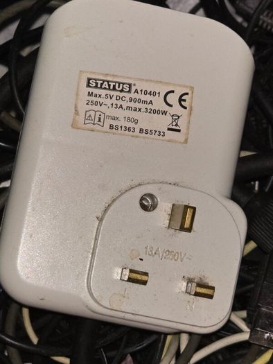 Joblot Electronics: controller, mobile + laptop chargers, laptop batteries, cables, etc
