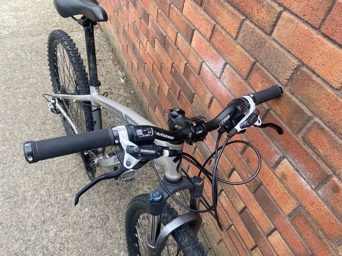26 Inch Speczilzed Hardrock mountain bike