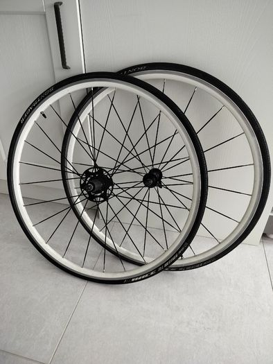 Bike wheels (Bontrager)