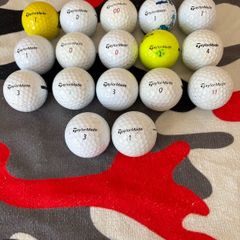 17 Taylormade Golf Balls