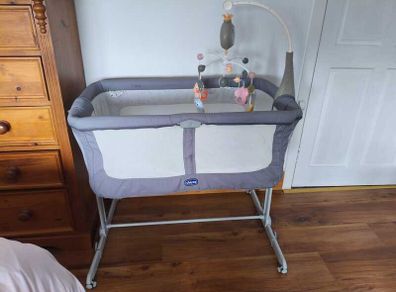 Chicco Bedside Crib