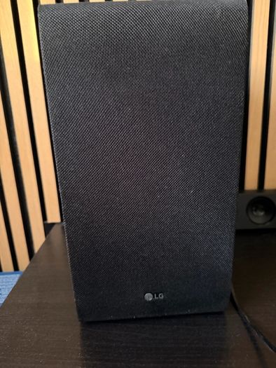 LG SJ3 Soundbar with subwoofer