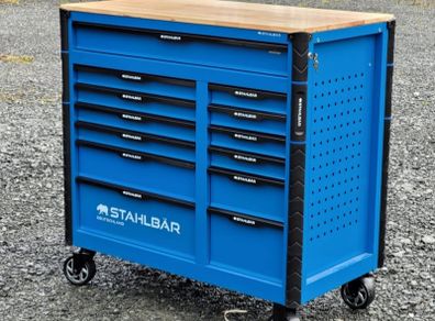 Tool box 12 drawer 10full of tools
