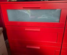 chest of drawers