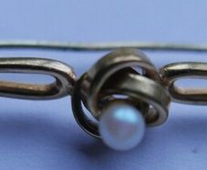 Vintage Arts Gold Plated Blister Pearl Brooch