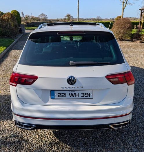 2022 VW Tiguan R-Line 2.0 TDI 150 BHP | Pan Roof