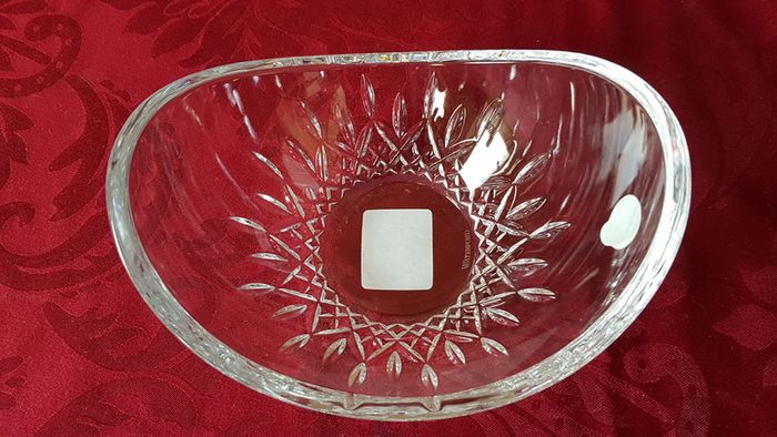 New In Box Waterford Crystal Lismore Pattern 6 Inch Essence Ellipse Bowl