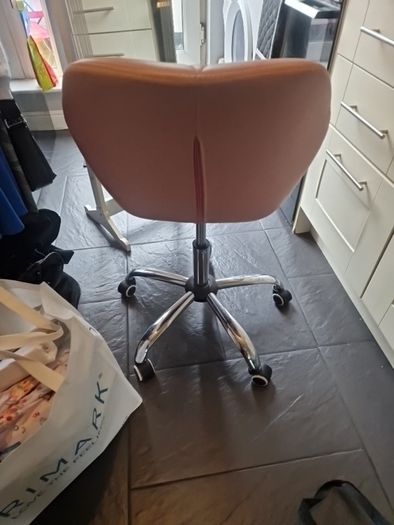 swivel chair