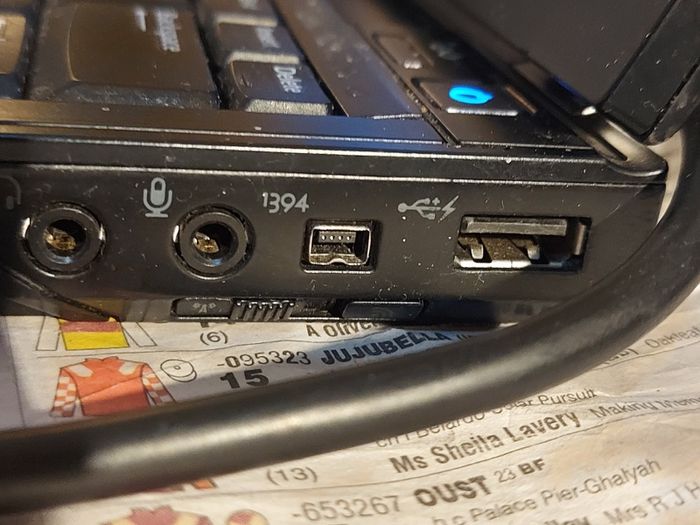 Dell Latitude E4300, Intel Core 2 Duo CPU, P9300, 2.27GHz, 3GB Ram,  Windows 7 Ultimate 64bit, Opera, Chrome, etc