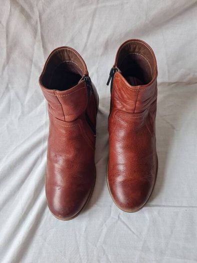 ecco  brown leather boots Size 4 eu 37 zip up in excellent condition