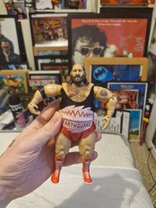WWE Earthquake Classic Series Figure