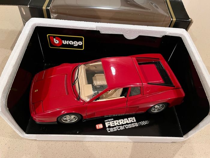 Ferrari Testarossa 1/18 Burago