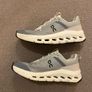 On Cloud Trainers Image 2