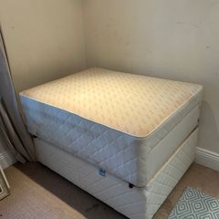 Divan bed base and mattress