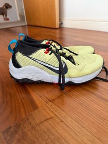 Trail running shoe