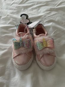 Baby shoes  size 5- new