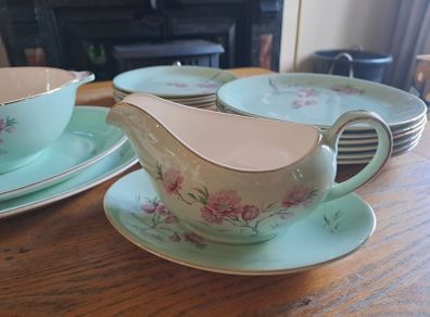 16 piece Alfred Meakin dinnerset