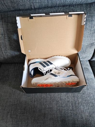 golf shoes