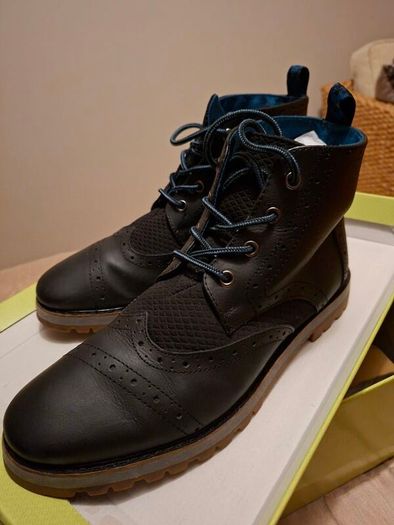 Toms Black Leather Boots