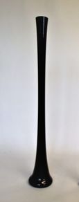 Lily Vase (black)