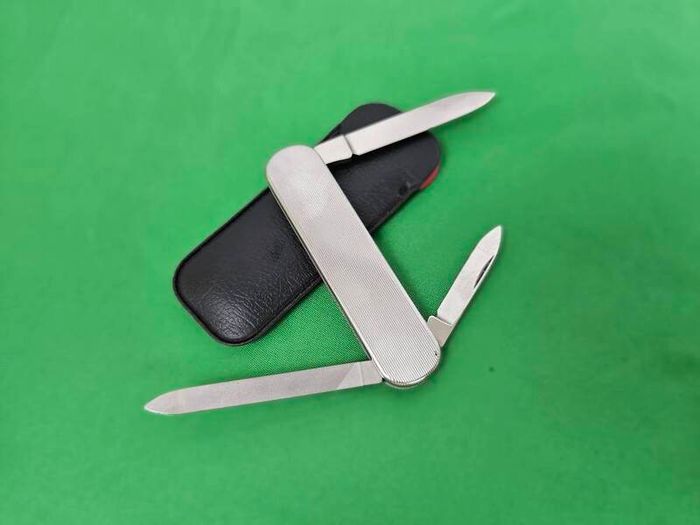 Vintage Discontinued Rare Victorinox Prince Stainless Steel 74mm Swiss Army Knife Collectable