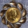 A 22CT gold 1966 Sovereign English coin, on 9ct yellow gold chain/mount, gw 15.6 g. Image 3