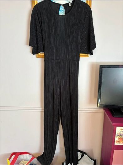 Dresses & Jumpsuits