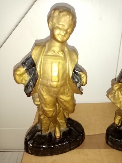 Chalk statues