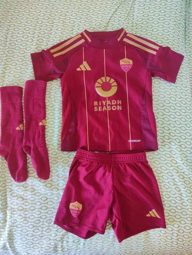 Roma kit kids size 3-4y